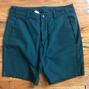 Lulu Lemon Forest green men’s shorts